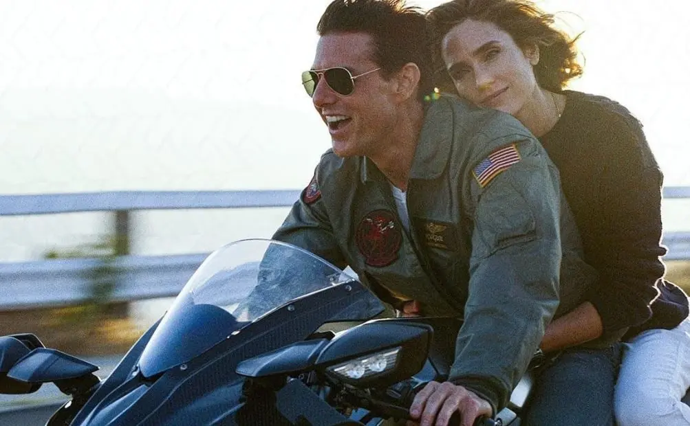 El mejor piloto del mundo es reclutado para ense&ntilde;arle a una nueva generaci&oacute;n de pilotos todo lo que sabe y prepararlos para la batalla.