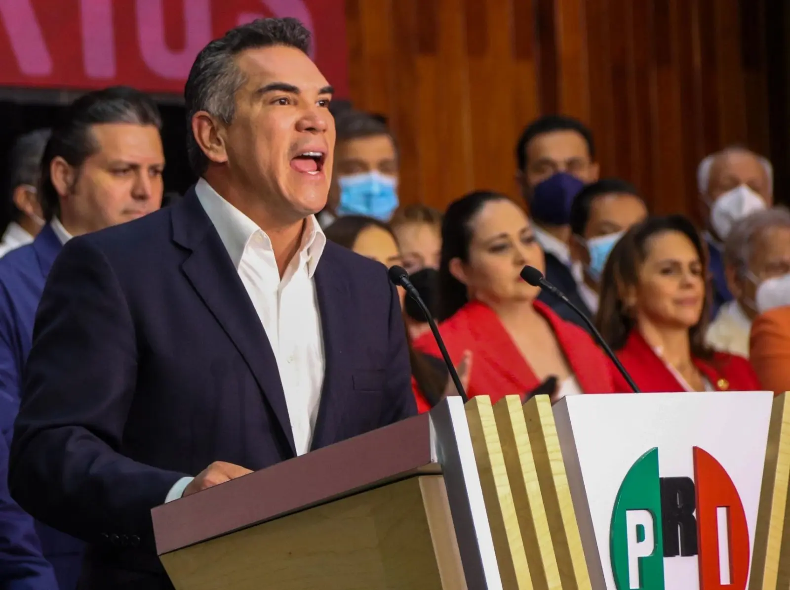 Pero no solo eso, pues adem&aacute;s &acute;Alito&acute; Moreno posee un importante n&uacute;mero de propiedades en Campeche y en la Ciudad de M&eacute;xico por las que tambi&eacute;n es seguido de cerca por la justicia. 