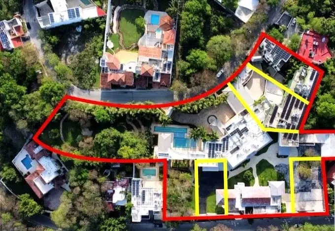 La mansi&oacute;n de Alejandro Moreno, seg&uacute;n dio a conocer Layda Sansores, consta de 16 lotes, tiene albercas, jardines y hasta un helipuerto de 13 millones de pesos. 