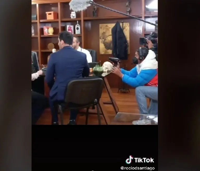 Grabación de La Rosa de Guadalupe (TikTok @rociodsantiago)