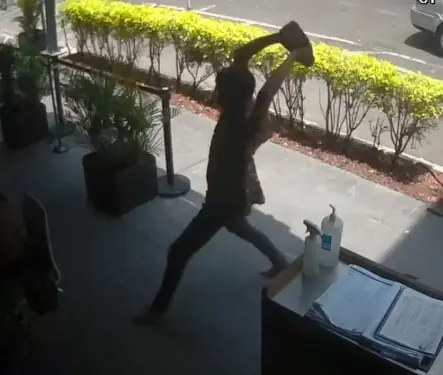 Podría perder el gusto y el olfato; padre de joven agredido con una piedra revela que se encuentra delicado de salud