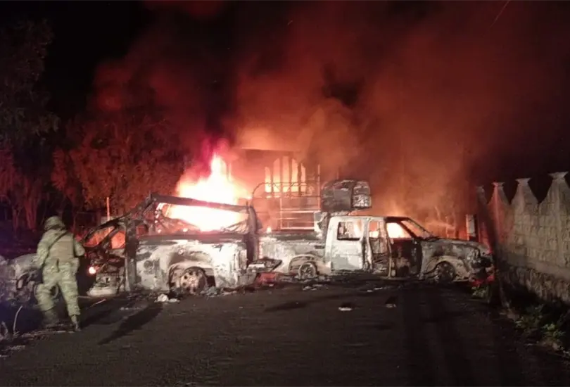 Los hombres bloquearon la carretera a Zacualpan, principal acceso al municipio de Sultepec.