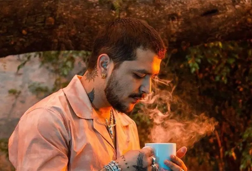 Christian Nodal tiene nuevo look, as&iacute; luce. 