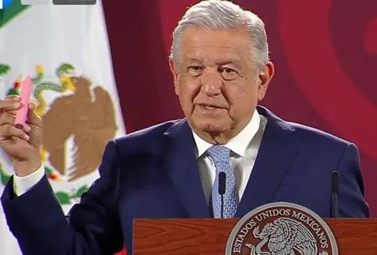 AMLO firmó un decreto que prohíbe la venta de vapeadores y cigarros electrónicos. 