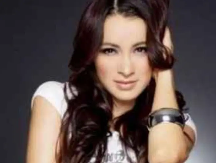 Ese mismo año ingresó a la competencia de TV Azteca "Desafio de estrellas", de la cual resultó expulsada.