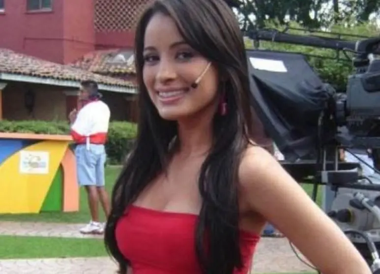 En 2006 lanzó su primer disco como solista llamado "Soy", producido por Warner Music México.