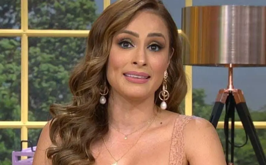 Desde 2019, es conductora principal del programa matinal "Venga la alegría", y también tiene un programa en YouTube donde realiza entrevistas y da consejos de estilo de vida.