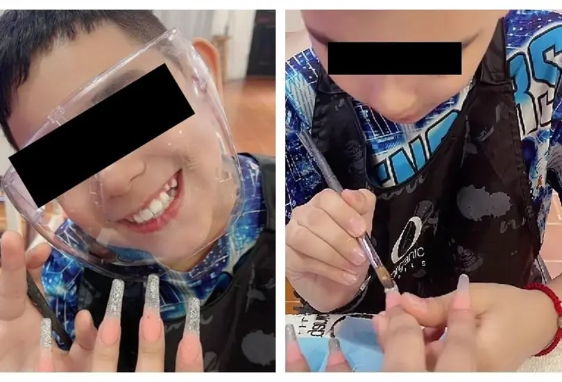 Niño aplica uñas de acrílico Niño aplica uñas de acrílico