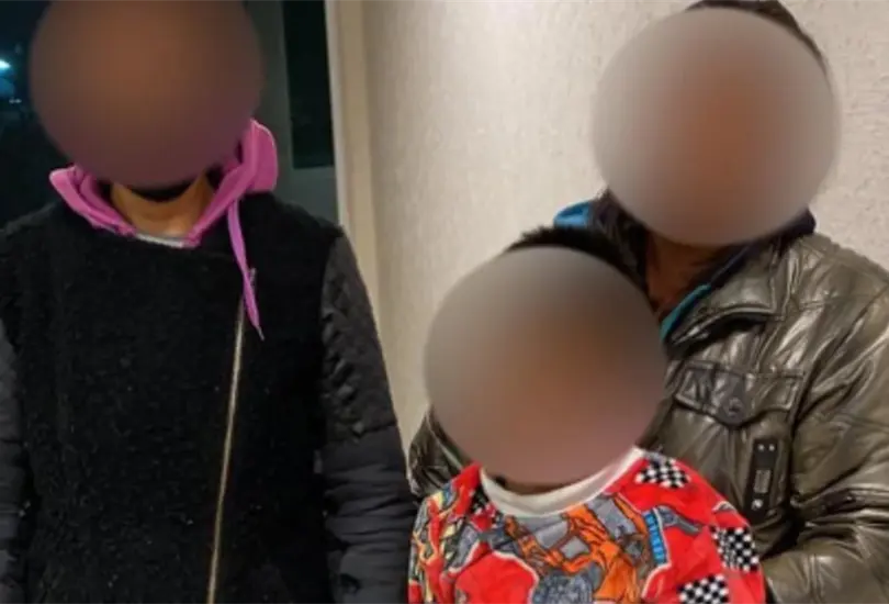 El menor de edad fue localizado en el mismo veh&iacute;culo en el lo secuestraron. 