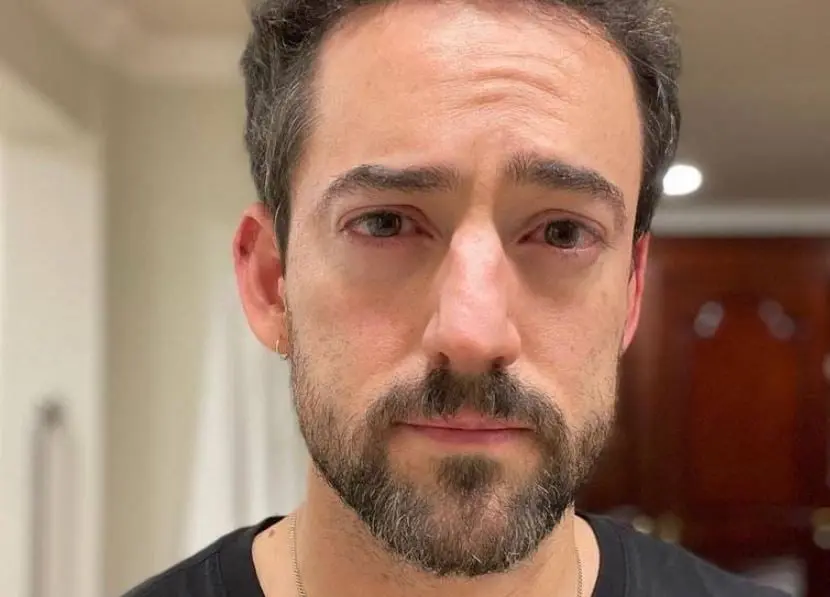 Era el baterista de la banda musical de Lola