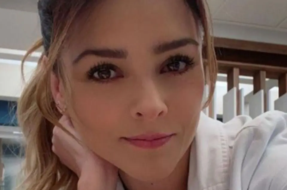 Era la prometida de Alexander, quien viv&iacute;a en su casa junto con su hermana y su madre. 