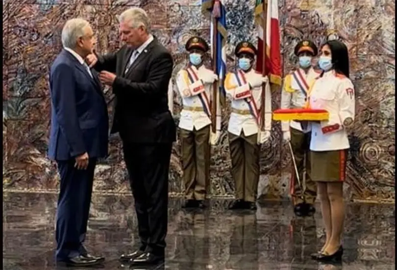 AMLO recibe de D&iacute;az-Canel la Condecoraci&oacute;n de la Orden de Jos&eacute; Mart&iacute;