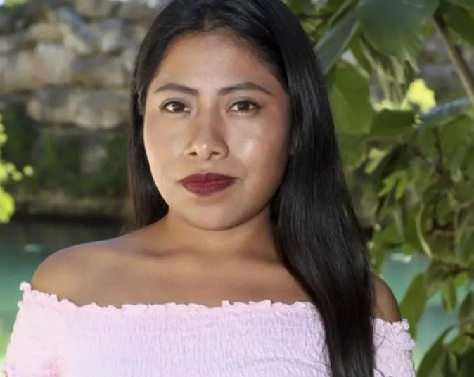 La actriz tiene ra&iacute;ces ind&iacute;genas, pues es originaria de Tlaxiaco, Oaxaca. En redes sociales ha sido v&iacute;ctima de racismo, pero tambi&eacute;n en el mundo del espect&aacute;culo ha sido ofendida.