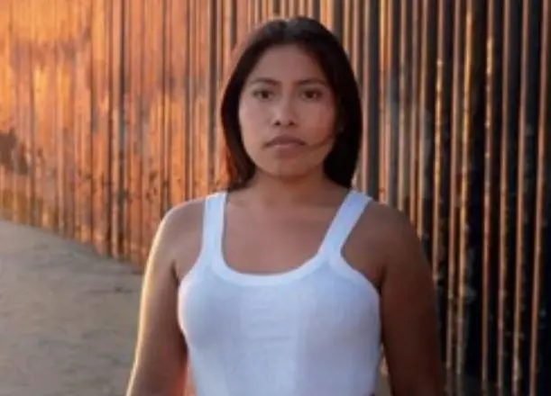Con el fin de crecer personal y profesionalmente, Yalitza toma clases de ingl&eacute;s. 