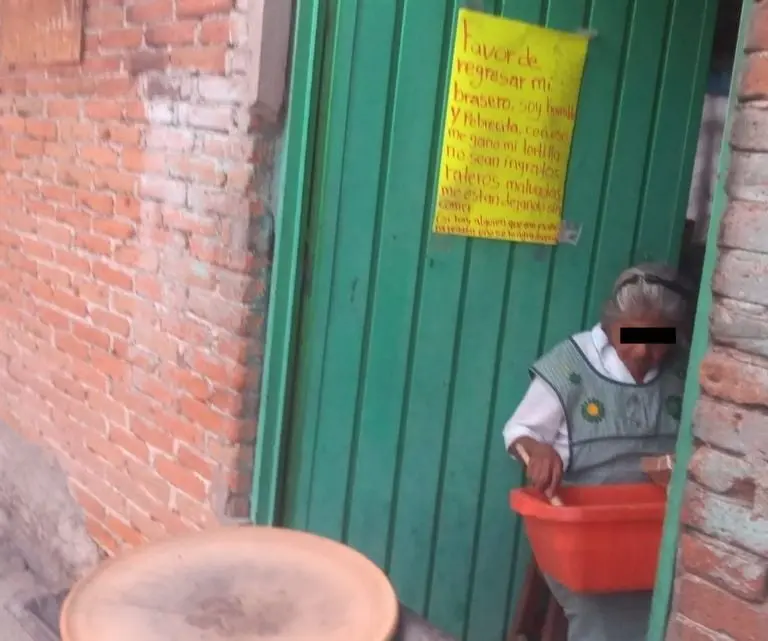 Abuelita pide que le regresen su brasero (Facebook)