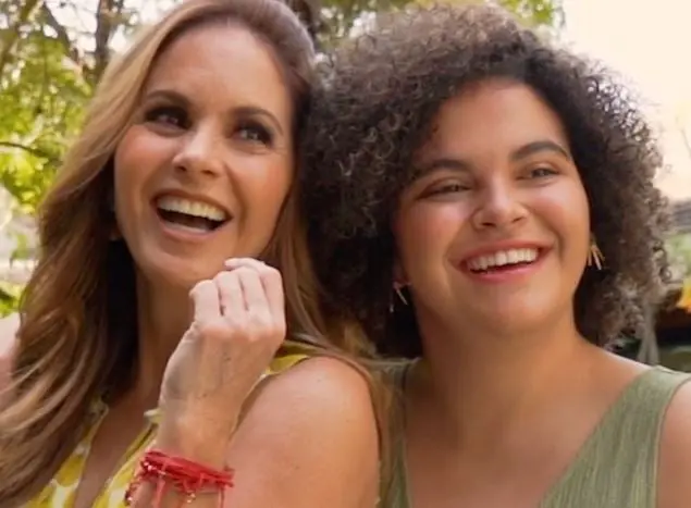 A pesar de que sus padres se separaron hace m&aacute;s de 10 a&ntilde;os, ella mantiene una buena relaci&oacute;n con ambos.