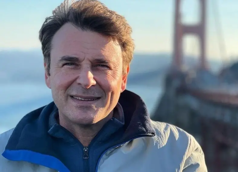 Era un amigo de la familia, quien estaba enamorado de Estefan&iacute;a.