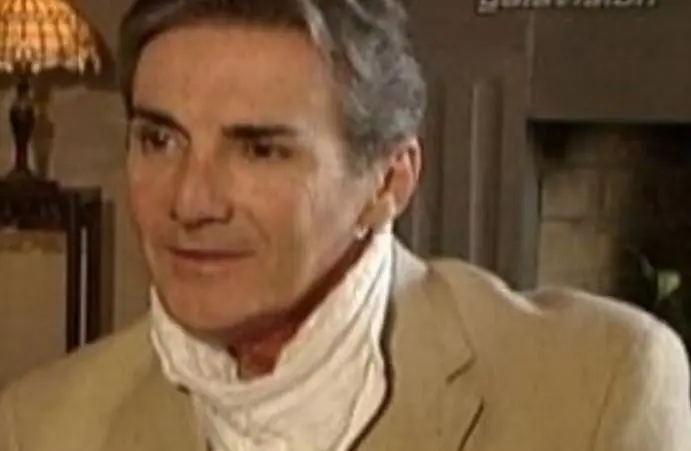Era un sacerdote que era hermano de Luciano. El actor muri&oacute; en 2009.