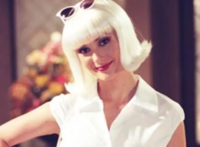 Nora Salinas | Estefan&iacute;a Larios 't&iacute;a Pelucas'