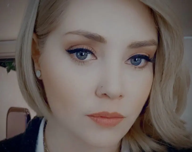 Era una monja del colegio de Dulce Mar&iacute;a, quien era muy buena con ella.