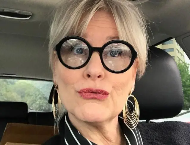 Era la socia del se&ntilde;or Sheffield, quien estaba enamorada de &eacute;l.