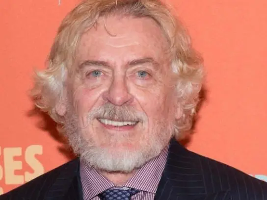 Era el mayordomo de la casa Sheffield, era sarc&aacute;stico y servicial.