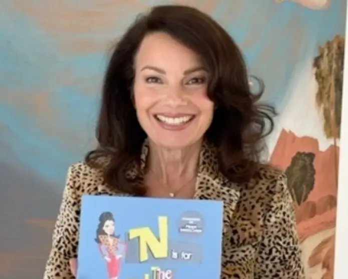 Era la ni&ntilde;era de los hijos del se&ntilde;or Sheffield, quien destaca por su forma de ser desenfadada y alegre. 