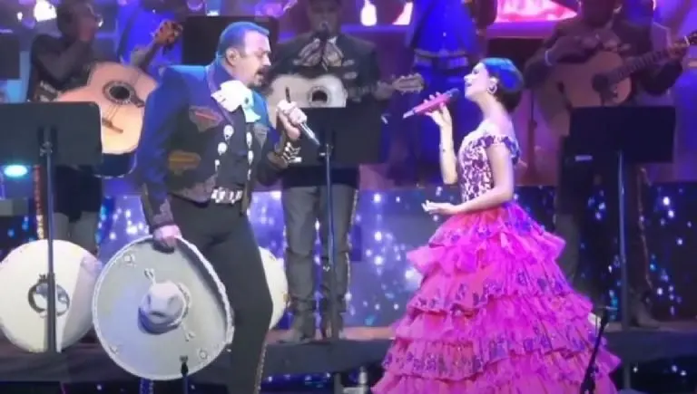 Pepe Aguilar y su hija Ángela - Especial