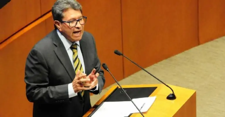 Ricardo Monreal fue uno de los morenistas que votaron contra el 'Plan B' del presidente. Foto: especial