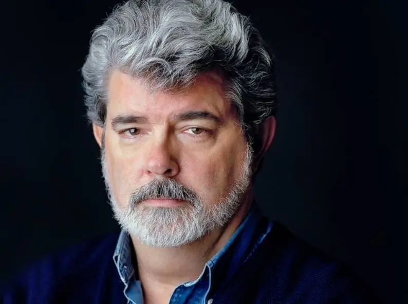 El estreno de las películas de "Star Wars" solía ser planeado para que casi siempre cayera en el cumpleaños de George Lucas, el 14 de mayo, o poco después.