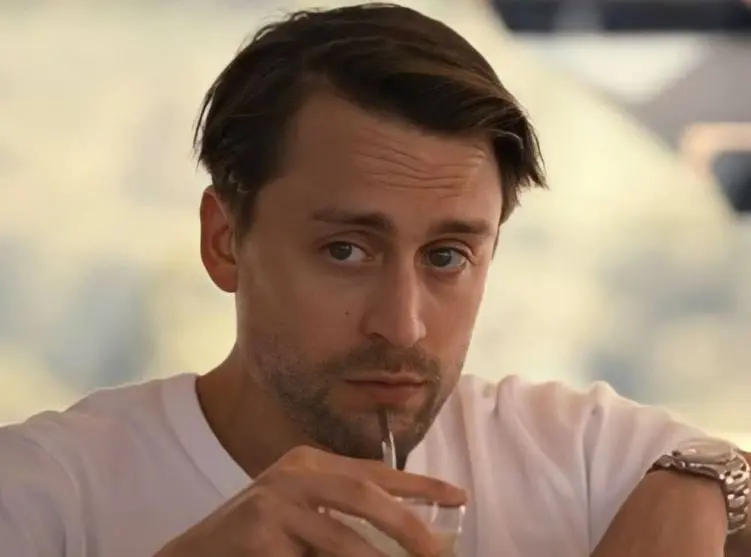 Fue el hermano menor de Annie Banks y quien ayud&oacute; a su padre George Banks a acomodar los autos el d&iacute;a de la boda. 