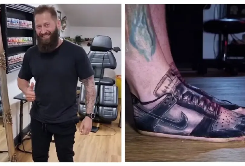 Hombre se tat&uacute;a unos tenis Nike