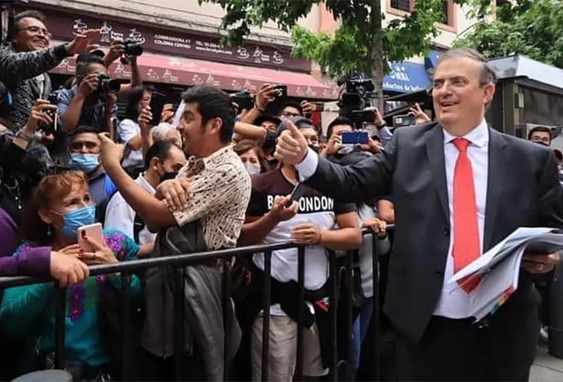 Ebrard es uno de los tres precandidatos de Morena mejor posicionados en las encuestas para la elecci&oacute;n de 2024.