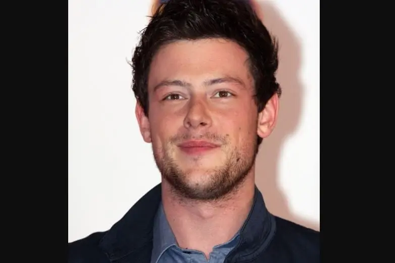 Era un mariscal de campo y el chico m&aacute;s popular de la escuela, quien sal&iacute;a con Quinn Fabray. El actor muri&oacute; en 2013.