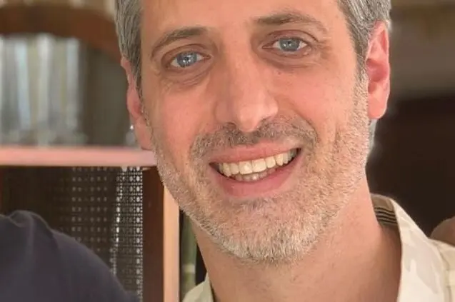 Era el mejor amigo de toda la vida de Kevin, quien era extremadamente inteligente.