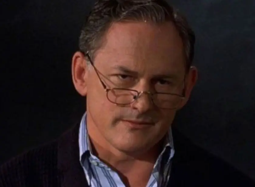Victor Garber | Profesor Callahan