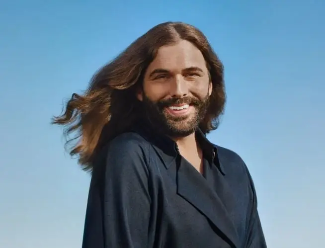 El conductor de "Queer Eye" nunca ha tenido reparos en mostrarse tal y como se siente en la pantalla. En 2019 dio a conocer que se identifica como una persona de g&eacute;nero fluido.