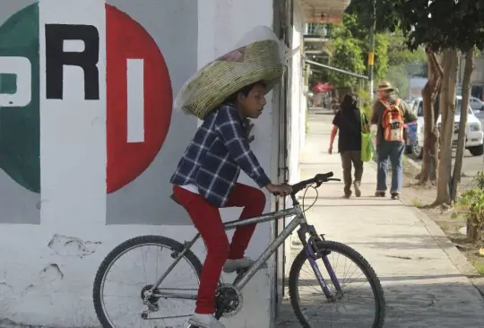 El PRI utiliza los colores de la bandera.