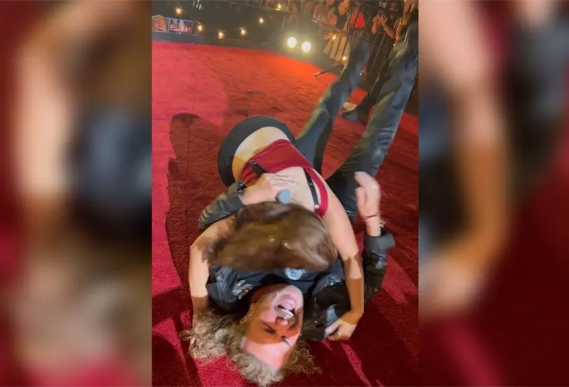 Fher de Man&aacute; invit&oacute; al escenario a la mujer. 