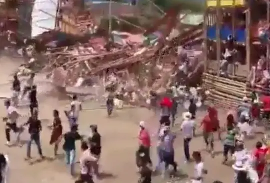 Las autoridades reportan al menos cuatro muertos por el derrumbe. 