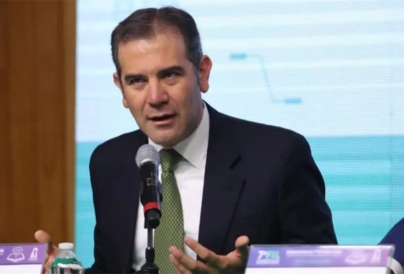 Lorenzo C&oacute;rdova tambi&eacute;n acus&oacute; la "asfixia presupuestal" al INE.