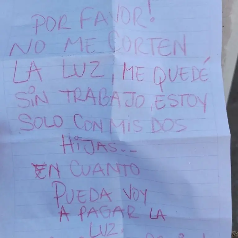Padre de familia pide que no le corten la luz - Facebook