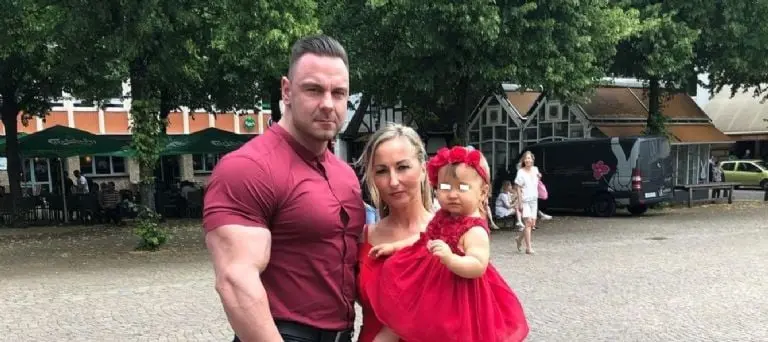 Paul Poloczek junto a su familia. Foto: Instagram (paulpoloczekifbbpro).
