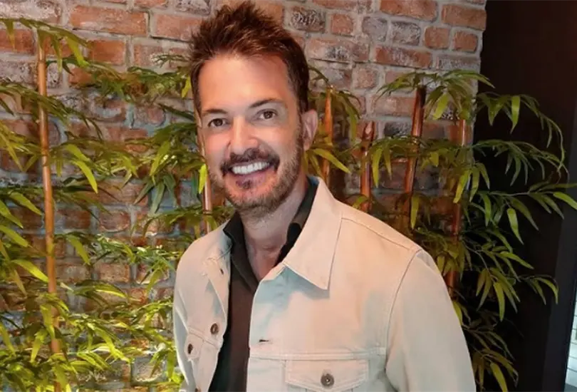 El conductor de programas como Venga la Alegr&iacute;a y La Academia fue diagnosticado con linfoma de Hodgkin, cuando su carrera estaba en la c&uacute;spide y se acababa de casar con Ingrid Coronado