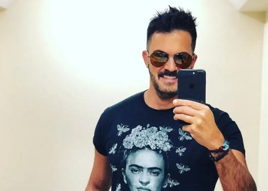 Fernando Martín Cacciamani Servidio, mejor conocido como Fernando del Solar, nació en Argentina en 1973, pero el éxito de su carrera en televisión ocurrió en México.