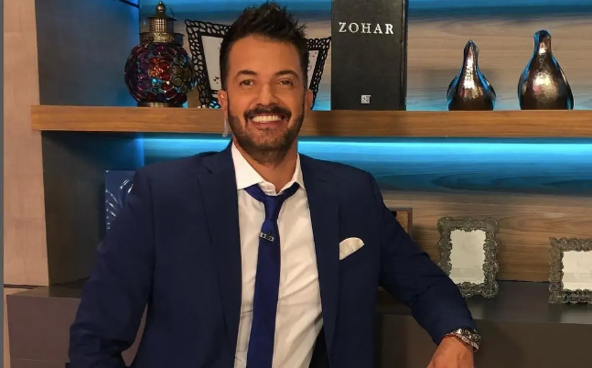 Con solo unas horas de diferencia de su diagnóstico, Fernando del Solar fue anunciado como el conductor de La Academia 10 años.