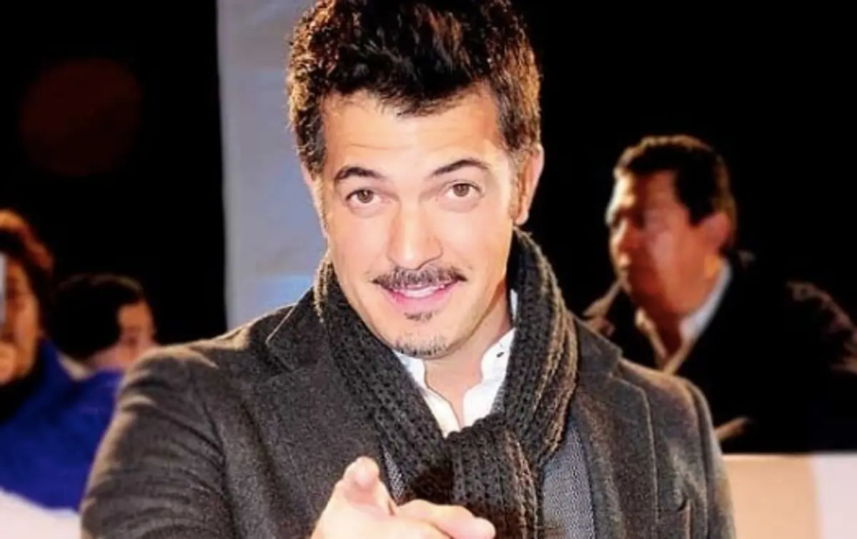 El conductor compartió que aunque siguió su tratamiento médico en distintos países, también recurrió a otro tipo de remedios en un intento de curarse del cáncer.