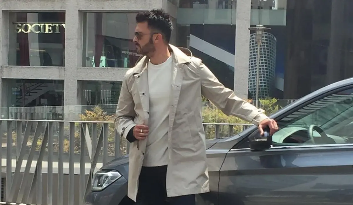 Mientras luchaba contra el linfoma de Hodgkin, era el conductor principal de La Academia 10 años, pero aceptó que ese proyecto fue una forma de evadir su realidad.