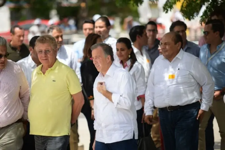 Carlos Alazraki junto a José Antonio Meade. Foto: Olegario Cabrera (Cuartoscuro).