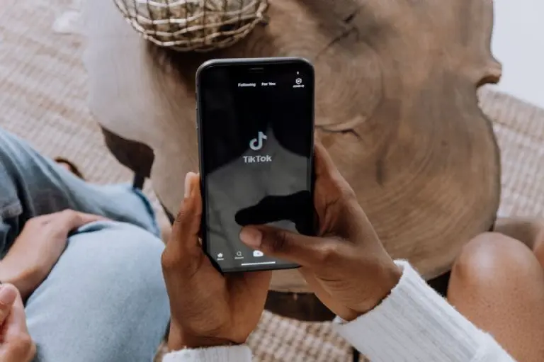 TikTok suele ser una plataforma a la que se recurren en busca de diversión. Foto: Pexels.